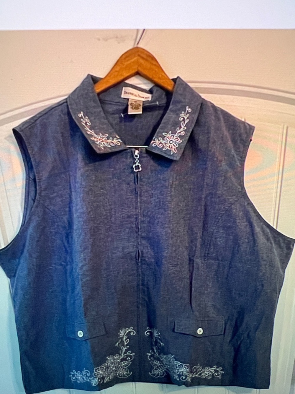 DRAPER'S & DAMON'S ZIP FRONT CHAMBRAY TUNIC Top
